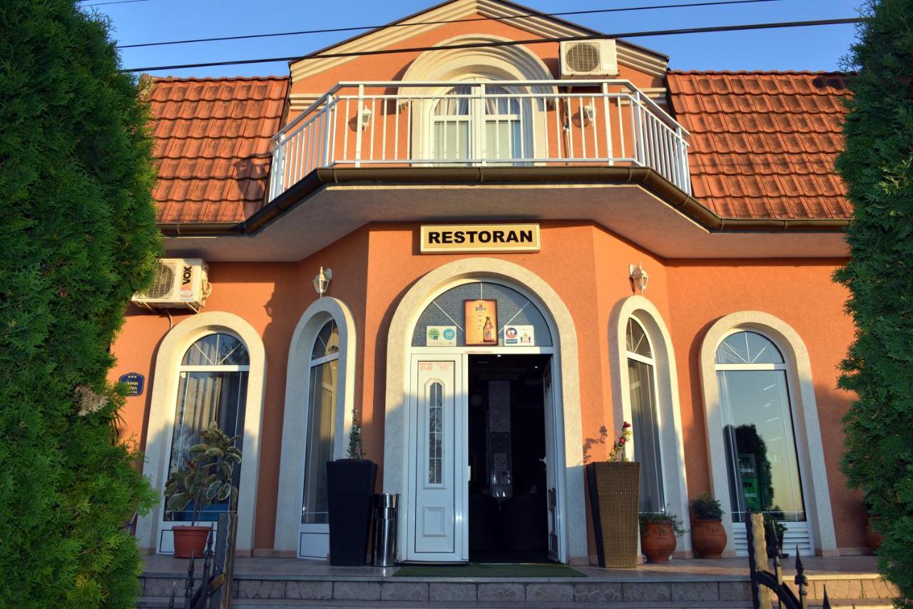 Garni Hotel Kaca Kragujevac Exterior foto